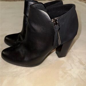 Fioni Women’s Black Leather Booties- Size 10